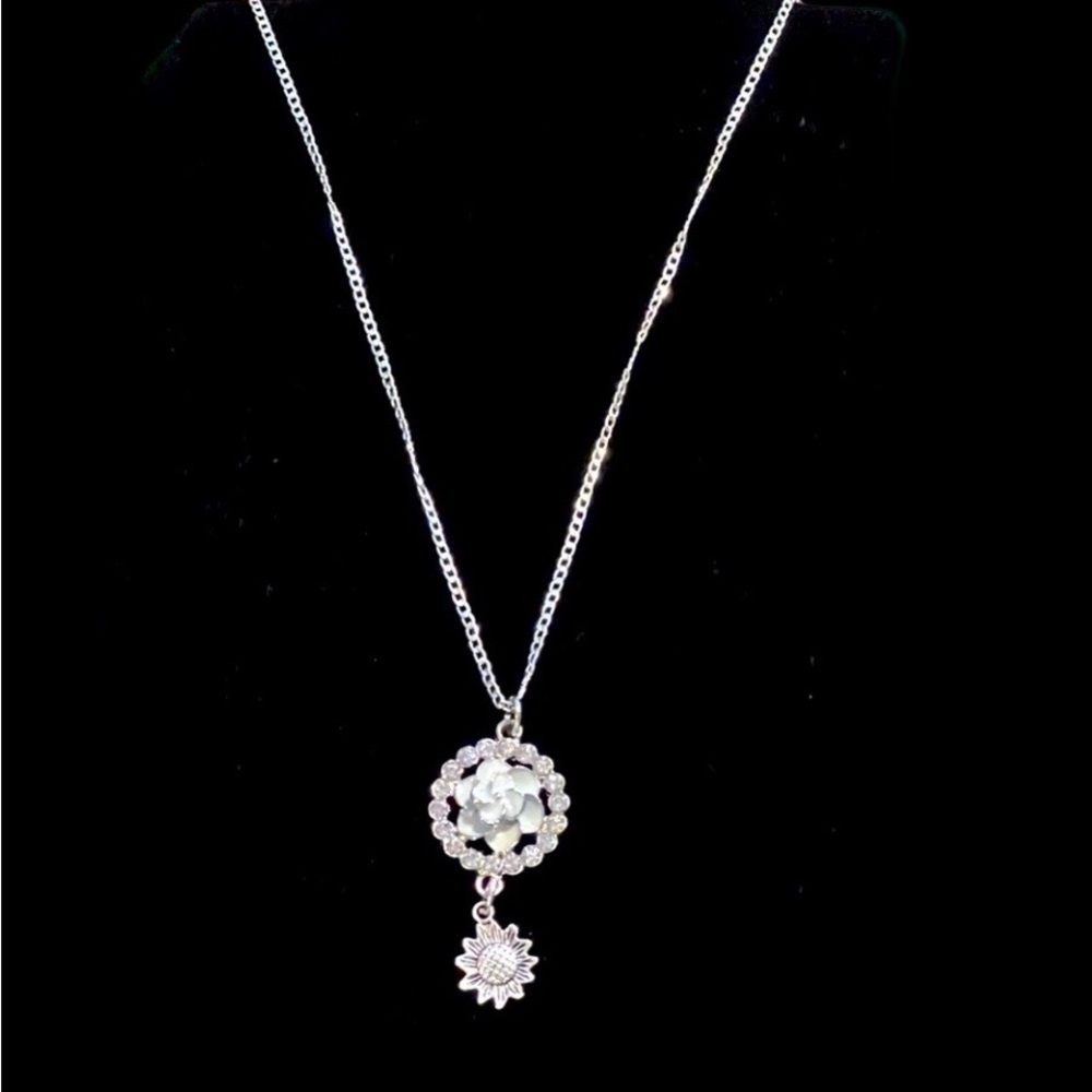 🆕sterling silver (925) necklace with silver plated dangling flower charms. - Picture 3 of 4